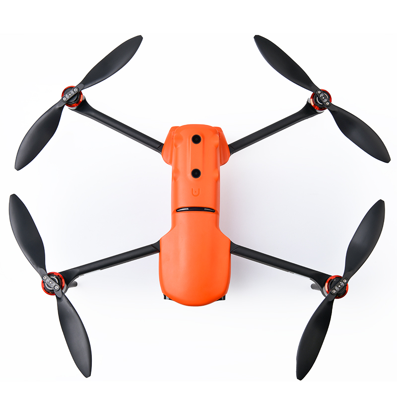 道通AUTEL EVO II無人機(jī),AUTEL EVO2,道通AUTEL EVO 2是新一代性能標(biāo)桿無人機(jī)，具備強(qiáng)悍的9公里圖傳40分鐘續(xù)航（無風(fēng) 勻速飛行），最大抗風(fēng)8級，最快飛行速度20米/秒。機(jī)身配備12路視覺傳感器，融合主相機(jī)、超聲波、IMU 等19組傳感器，實(shí)時構(gòu)建三維地圖和規(guī)劃路徑，不僅僅是感知，更可實(shí)現(xiàn)多角度全方位避障。通過模塊化云臺設(shè)計，可分為8K版（4800萬像素 1/2英寸CMOS）、6K版（2000萬像素 1英寸CMOS）、熱成像標(biāo)準(zhǔn)版（320分辨率）、熱成像進(jìn)階版（640分辨率）。