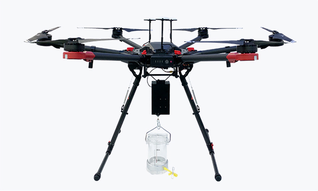 無人機取水模塊 適用于大疆M600 M300 RTK系列,0~30米采水 實時水溫顯示 快拆設計,瞰云QY1.0智能取水裝置，專為環(huán)保和應急領域的水體采樣設計，是一款可適配于多種主流型號無人機的高性能環(huán)保取水模塊，具有不受環(huán)境地形限制、取樣機動性高、效率高、有效降低人員作業(yè)風 險等諸多優(yōu)勢。產(chǎn)品操作簡單，一鍵水體式采樣，環(huán)境適應能力強，能采集江河水、湖泊水、海水、水庫、及其他液體樣品。